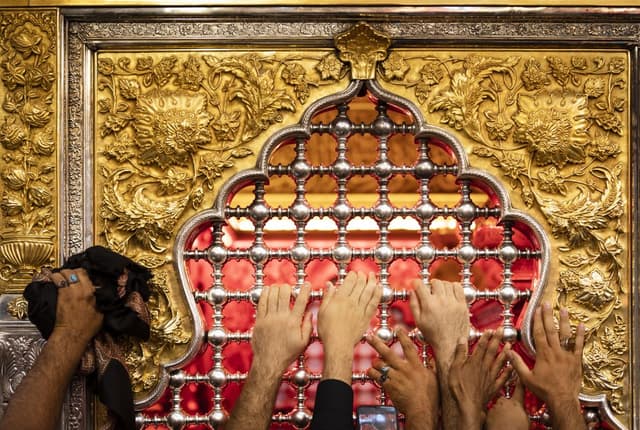زيارة الإمام الحسين (عليه السلام)