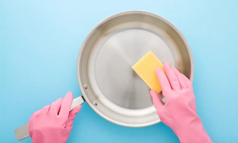 4 خطوات لغسل الأواني الألمونيوم بسهولة جدا