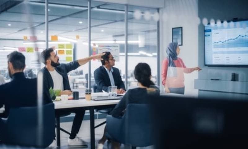 سنن النبي صلى الله عليه وآله وسلم في المعاشرة مع الناس