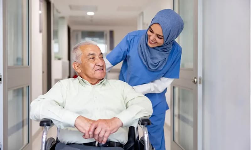 فن التمريض في الإسلام: عبادة ورحمة في ضوء القرآن والعترة